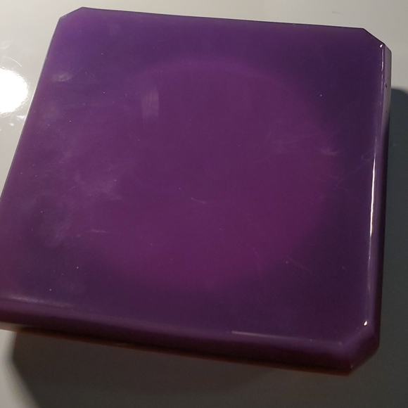 Resin ashtray - Picture 8 of 8